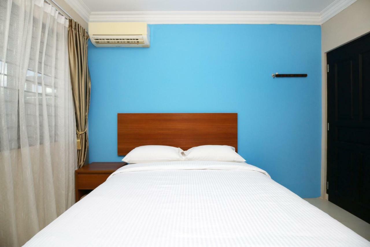 Safina Inn Syariah Sekupang Batam Exterior photo