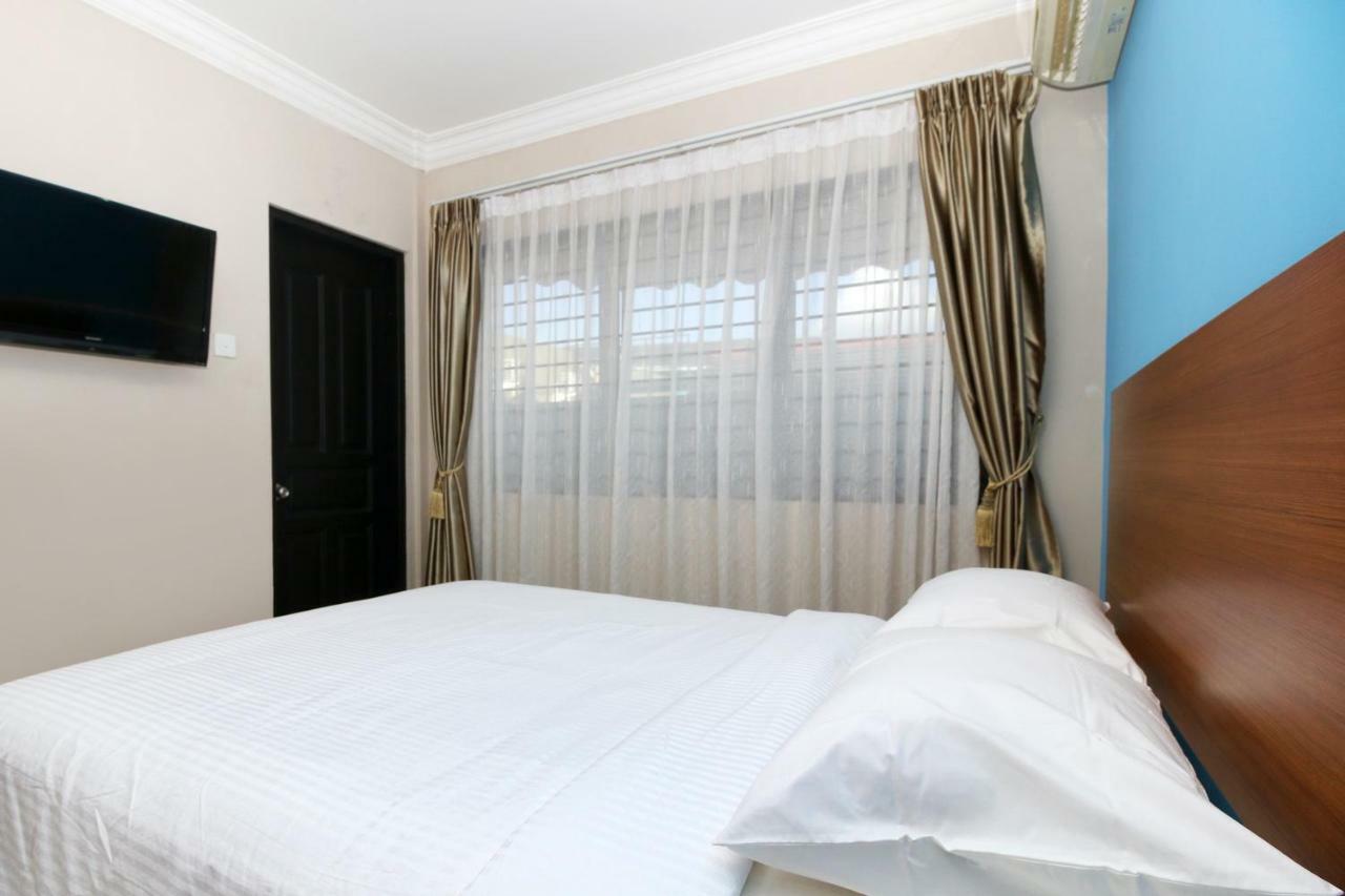 Safina Inn Syariah Sekupang Batam Exterior photo